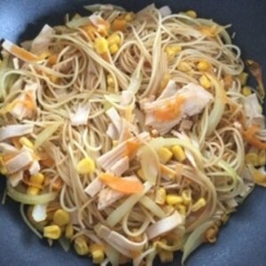 ハムと玉ねぎと人参の和風パスタ